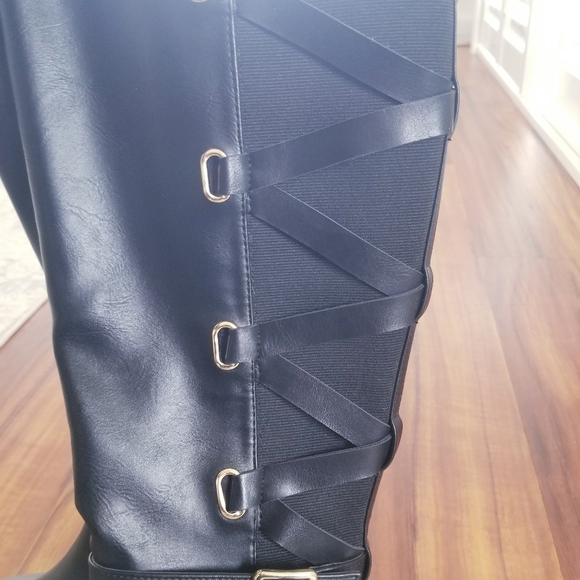 NWB Leather Boots size 6W - Picture 7 of 13